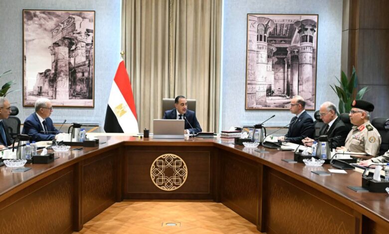 رئيس الوزراء يتابع موقف طرح عدد من الشركات الحكومية في البورصة