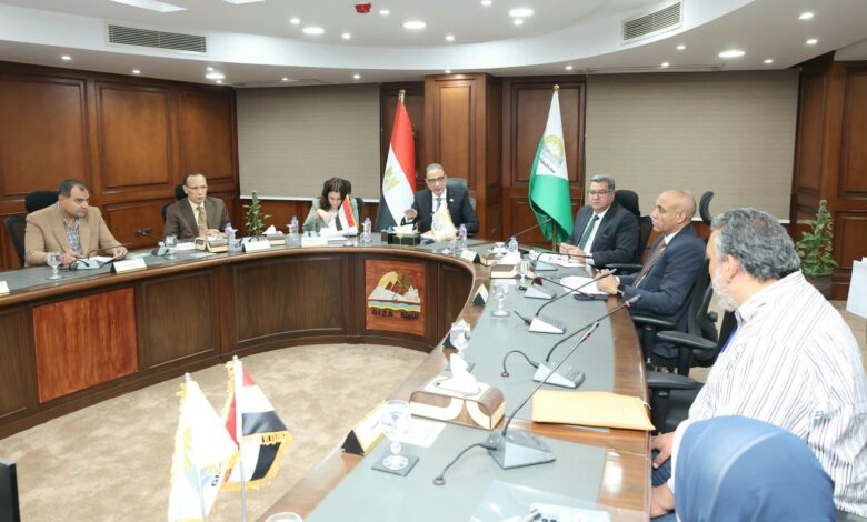 حسم الشكاوى في الميدان.. كواليس قرارات محافظ الجيزة ضد ورش التلوث وعقارات «بين السرايات والطالبية»