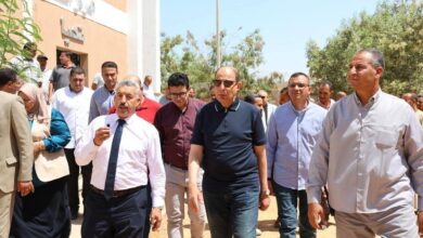 محافظ المنيا يتفقد المجمع الزراعي والوحدة البيطرية بقرية تل بني عمران