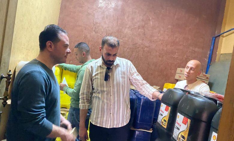 تموين الإسكندرية تضبط ما يقارب من ٤ طن زيوت سيارات مجهولة المصدر تموين الإسكندرية تضبط ما يقارب من ٤ طن زيوت سيارات مجهولة المصدر