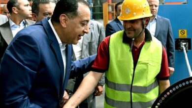 في أثناء جولته اليوم بمدينة السادات: رئيس الوزراء يتفقد مصنع شركة “الوادي للكابلات”