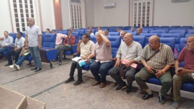 رئيس الوحدة المحلية لمركز ومدينة سوهاج.. تعقد اجتماعا بالساده نواب رئيس المركز