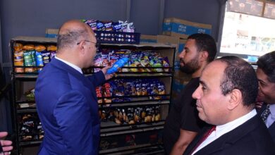 رئيس جامعة سوهاج يجري جولة تفقدية داخل كافيتريات الحرم الجامعي