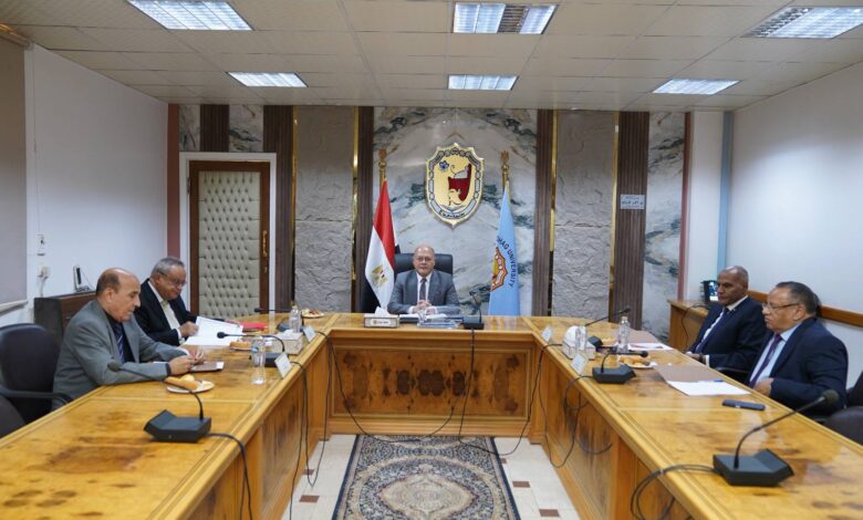 ٨أساتذة يتقدمون للترشح لمنصب عميد كلية الآداب بجامعة سوهاج ٨أساتذة يتقدمون للترشح لمنصب عميد كلية الآداب بجامعة سوهاج