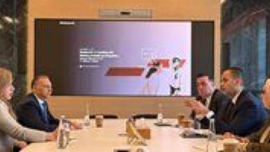 نائب وزير الصحة يناقش استراتيجية الصحة الرقمية مع PWC العالمية في دبي نائب وزير الصحة يناقش استراتيجية الصحة الرقمية مع PWC العالمية في دبي