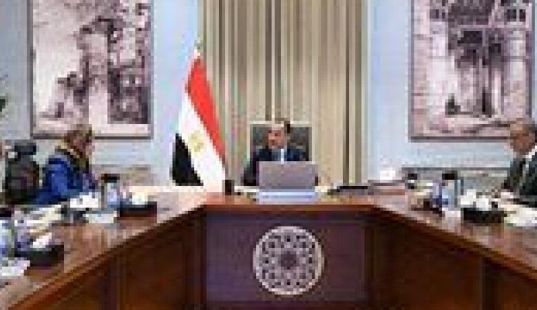 رئيس الوزراء يتابع مشروعات الجيزة.. ويوجه بتوفير اعتمادات إضافية لرفع كفاءة منظومة النظافة رئيس الوزراء يتابع مشروعات الجيزة.. ويوجه بتوفير اعتمادات إضافية لرفع كفاءة منظومة النظافة