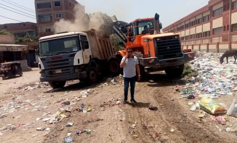 حملات مكثفة لرفع 150 طن مخلفات برئاسة “إبراهيم عيد” ومتابعة حقوقية من “حدوتة مصرية”