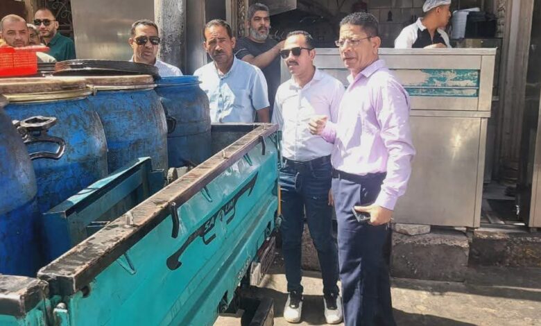 ضبط سيارة محملة بزيوت غير صالحة للاستهلاك الآدمي خلال حملات حماية المستهلك بالمنيا ضبط سيارة محملة بزيوت غير صالحة للاستهلاك الآدمي خلال حملات حماية المستهلك بالمنيا