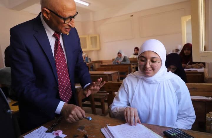 مجاور: توفير المناخ الملائم لطالبات الثانوية الأزهرية أولوية بشمال سيناء مجاور: توفير المناخ الملائم لطالبات الثانوية الأزهرية أولوية بشمال سيناء
