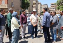 محافظ المنيا يتفقد 37 محلاً تجارياً ويستجيب لطلبات المواطنين
