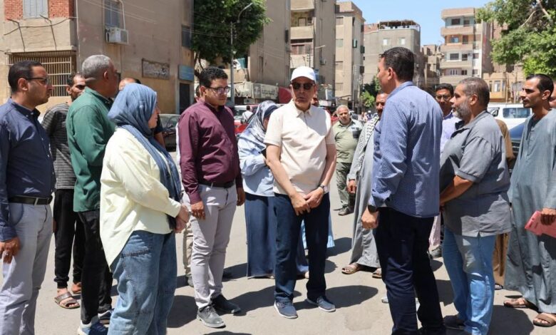 محافظ المنيا يتفقد 37 محلاً تجارياً ويستجيب لطلبات المواطنين محافظ المنيا يتفقد 37 محلاً تجارياً ويستجيب لطلبات المواطنين