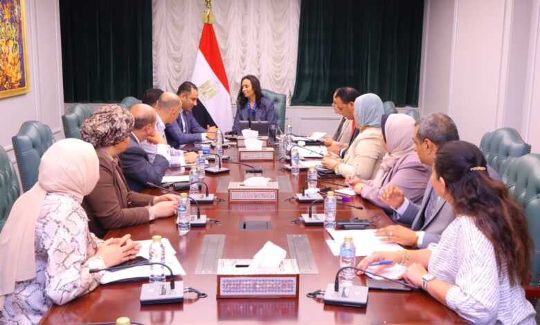 وزيرة التضامن الاجتماعي تلتقي عدداً من أعضاء مجلسي النواب والشيوخ