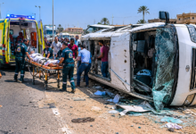 إصابة 7 أشخاص إثر انقلاب ميكروباص على طريق القاهرة – الفيوم الصحراوي