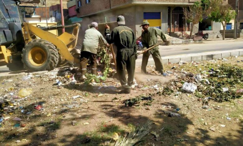 رفع 180 طن مخلفات وإزالة بناء مخالف بأحياء مدينة الأقصر رفع 180 طن مخلفات وإزالة بناء مخالف بأحياء مدينة الأقصر