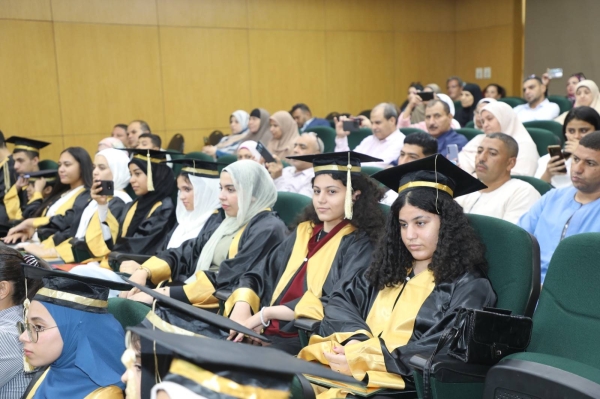 محافظ بني سويف ٠٠يكريم أوائل الإعدادية والدبلومات الفنية على مستوى المحافظه محافظ بني سويف ٠٠يكريم أوائل الإعدادية والدبلومات الفنية على مستوى المحافظه