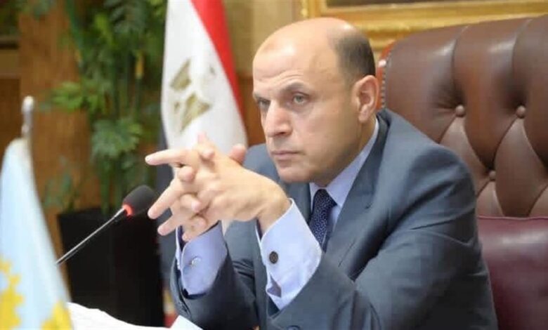 محافظ الغربية يعتمد تنسيق القبول بالصف الأول الثانوي العام والفني للعام الدراسي 2026/2027 محافظ الغربية يعتمد تنسيق القبول بالصف الأول الثانوي العام والفني للعام الدراسي 2026/2027