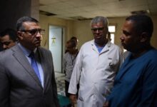 جولة مفاجئة لمحافظ قنا لمستشفى قنا العام تنتهى بإحالة مسؤلين للتحقيق 