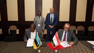 وزير الطيران المدني يشهد توقيع مذكرة تفاهم بين مصر وموزمبيق 