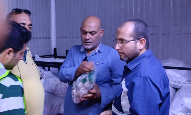 ضربة جديدة لـ بيطري القليوبية.. ضبط 4 طن لحوم متغيرة الخواص بأحد مصانع اللحوم بالعبور ضربة جديدة لـ بيطري القليوبية.. ضبط 4 طن لحوم متغيرة الخواص بأحد مصانع اللحوم بالعبور