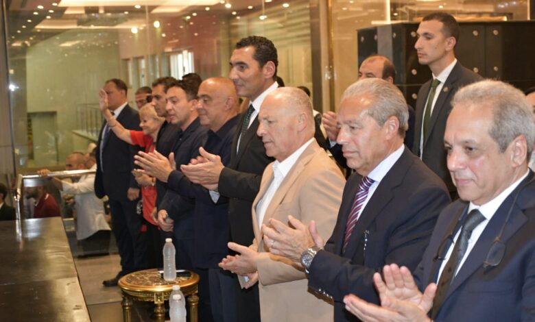 وزير الشباب والرياضة يشهد حفل تكريم المنتخب الوطني باستاد القاهرة بعد الإنجاز التاريخي في كأس العالم وزير الشباب والرياضة يشهد حفل تكريم المنتخب الوطني باستاد القاهرة بعد الإنجاز التاريخي في كأس العالم