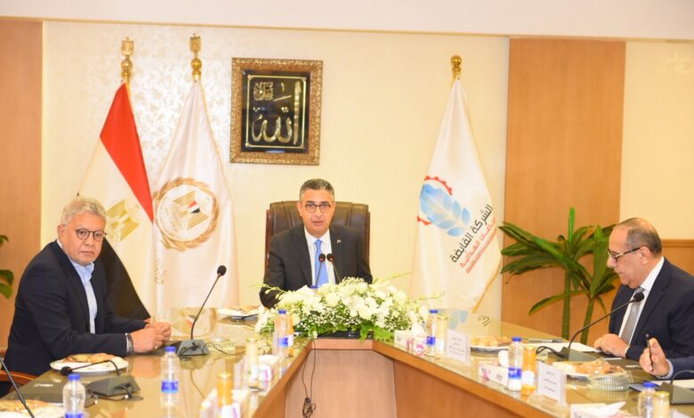 وزير التموين يترأس اجتماع الجمعية العامة للشركة القابضة للصناعات الغذائية وزير التموين يترأس اجتماع الجمعية العامة للشركة القابضة للصناعات الغذائية