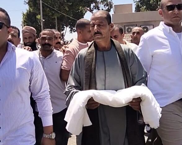 أمن المنيا ينهي خصومة ثأرية بتسليم كفن بين عائلتي العطاوية والحجاجية في سمالوط