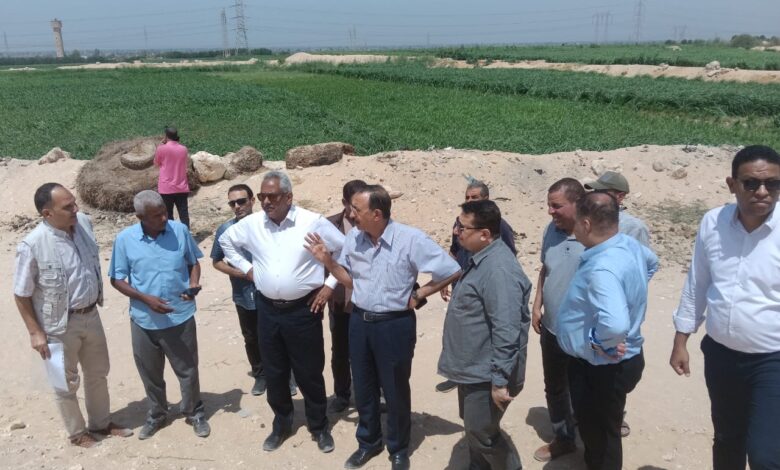 استجابة للأهالي.. محافظ سوهاج يتفقد بدائل إنشاء مقابر جديدة بطهطا ويعاين مزرعة الصرف الصحي بنزلة عمارة