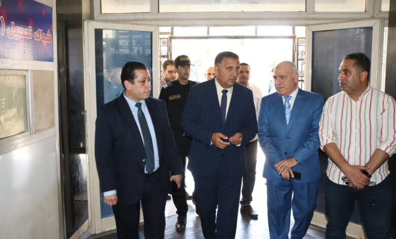 محافظ القليوبية يتفقد انتظام العمل بالفترة المسائية للعيادات الخارجية بمستشفى بنها التعليمي عقب بدء تشغيلها