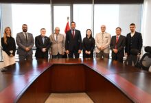 وزير الشباب والرياضة يبحث مع وفد صيني مقترحات تطوير المنشآت الشبابية والرياضية
