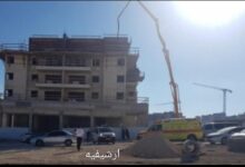 إصابة عامل بإصابات بالغة إثر سقوط ونش مبانٍ على رأسه بقرية كحك بحري في الفيوم