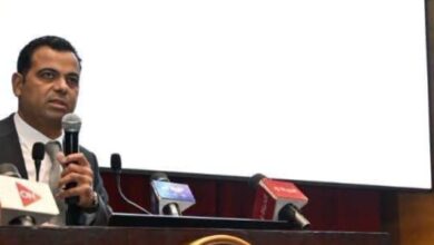 وزير الخارجية يتلقى اتصالا هاتفيا من وزير خارجية باكستان