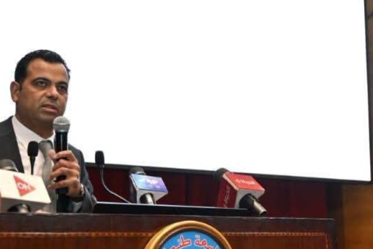 وزير الخارجية يتلقى اتصالا هاتفيا من وزير خارجية باكستان