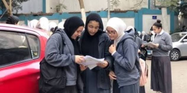 ارتياح في لجان بني سويف عقب امتحان الانجليزي وسؤال القطعتين الأكثر تركيزا