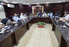 ” جهاز طيبة بالأقصر ” يناقش إنشاء شلتر لإيواء الكلاب الضالة