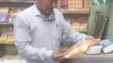 ” تموين الأقصر ” يضبط كميات كبيرة من السلع الغذائية منتهية الصلاحية وغير صالحة للاستهلاك الآدمى