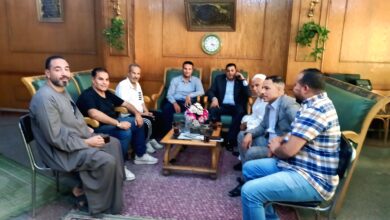 جهود مشتركة بين أهالي العزيزية والنائب بكر أبو غريب ورئيس مدينة البدرشين لبحث حلول أزمات القرية