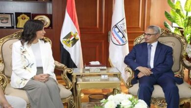 محافظ بني سويف يستقبل نبيلة مكرم لبحث تعزيز جهود الدعم الأهلي التنموي