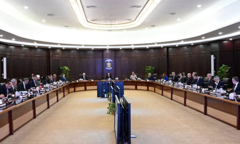 رئيس الوزراء يترأس الاجتماع الأسبوعي للحكومة رئيس الوزراء يترأس الاجتماع الأسبوعي للحكومة