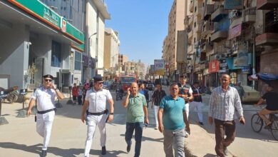 رئيس مركز ومدينة ملوى يقود حملة مكبرة لإزالة الاشغالات بالتعاون مع الجهات الأمنية لعودة الانضباط والسيولة المرورية بشوارع المدينة