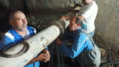 محافظ الفيوم يتابع إصلاح كسر مفاجئ بخط طرد صرف صحي الحجر ويحذر من التعدي على المرافق