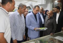 محافظ سوهاج يتفقد منفذ “مستقبل مصر” الجديد للسلع الغذائية بميدان الثقافة
