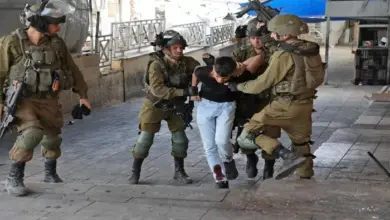 الاحتلال الإسرائيلي يعتقل 5 فلسطينيين بينهم 4 من عائلة واحدة جنوب الخليل