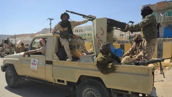 الجيش اليمني يعزز قدراته الجوية بـ “لواء مسيرات” جديد استهدف مواقع وتجمعات لجماعة الحوثي الجيش اليمني يعزز قدراته الجوية بـ “لواء مسيرات” جديد استهدف مواقع وتجمعات لجماعة الحوثي