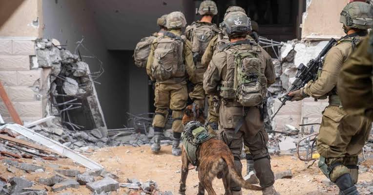 الاحتلال الإسرائيلي يزعم اغتيال قيادي بكتائب القسام في غارة على ديرالبلح