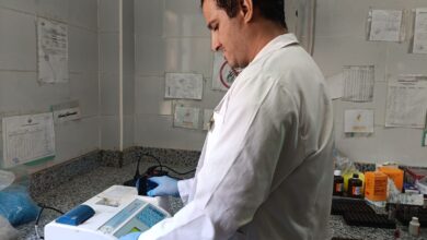 محافظ الغربية يتابع القافلة الطبية بقرية بلاي بمركز السنطة ويعلن تقديم الخدمة ل2512 مواطنًا