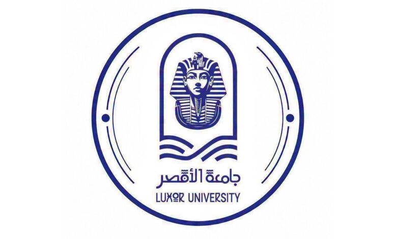 ” جامعة الأقصر” تنظم معرضاً فنياً للطلاب المتخصصين وغير المتخصصين ” جامعة الأقصر” تنظم معرضاً فنياً للطلاب المتخصصين وغير المتخصصين