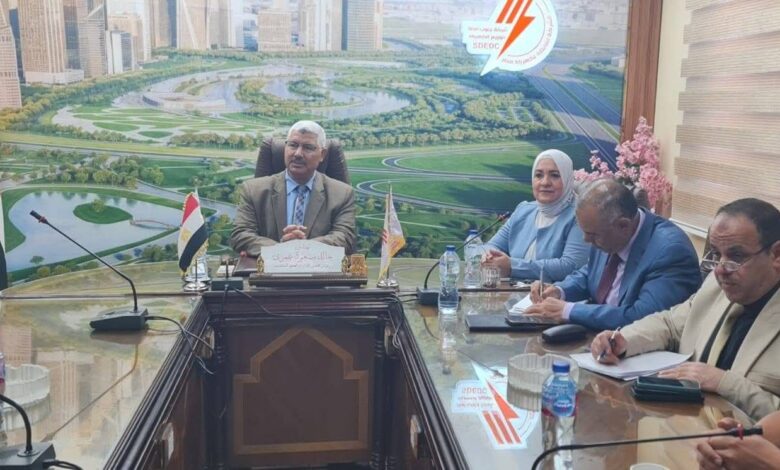الغمري يعقد اجتماع لمتابعة أداء القطاعات والفروع واستعدادات شبكة الكهرباء الغمري يعقد اجتماع لمتابعة أداء القطاعات والفروع واستعدادات شبكة الكهرباء