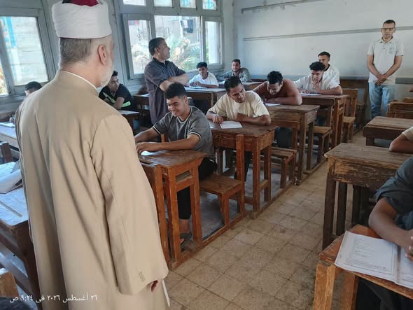 رئيس منطقة سوهاج الأزهرية يتفقد امتحانات الدور الثاني للشهادة الثانوية بلجان المراغة رئيس منطقة سوهاج الأزهرية يتفقد امتحانات الدور الثاني للشهادة الثانوية بلجان المراغة