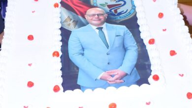 محافظ سوهاج ورئيس الجامعة يشهدان حفل تخرج كلية الصيدلة