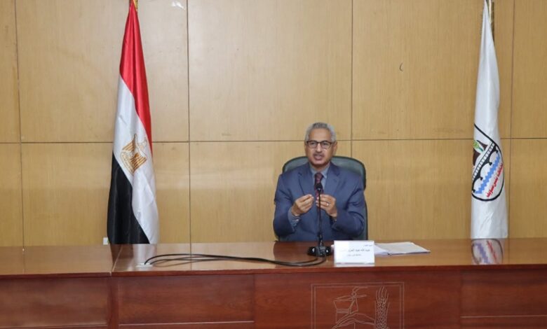 محافظ بني سويف يُناقش تقريرًا عن موقف مشروعات الأبنية التعليمية محافظ بني سويف يُناقش تقريرًا عن موقف مشروعات الأبنية التعليمية